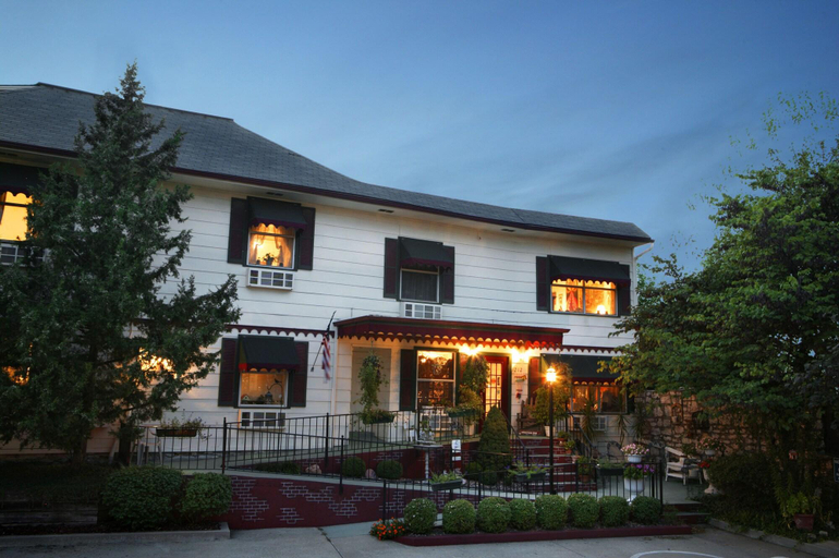 Exterior & Views 2, Woodstock Inn Bed & Breakfast, Kansas City