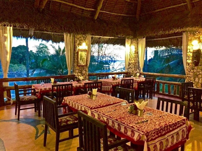 Food & Drinks 5, Mangrove Lodge, Magharibi