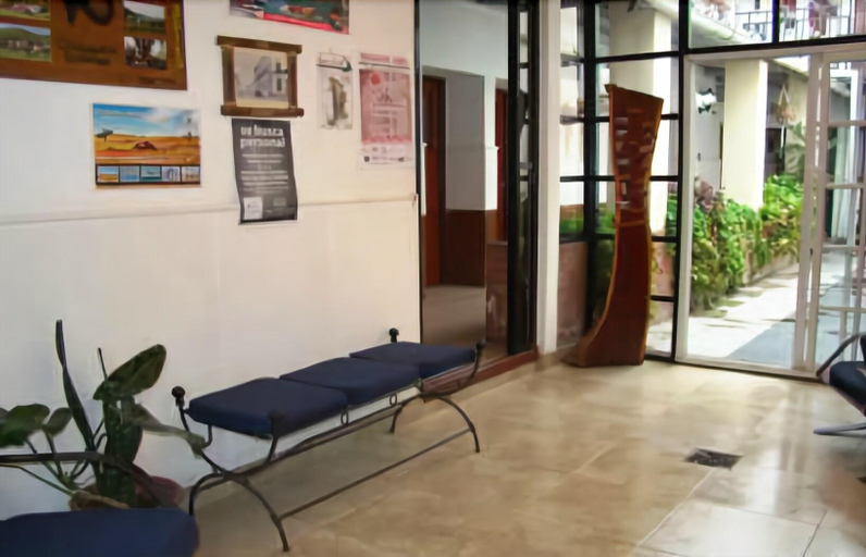 Public Area, Hostal La Linda, Capital