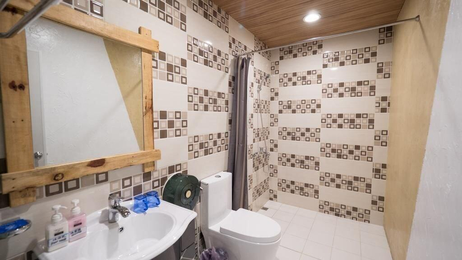 Bathroom 3, SINEYA II, Pingtung