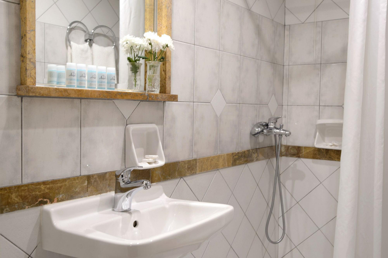 Bathroom 4, Victory Inn, Attica