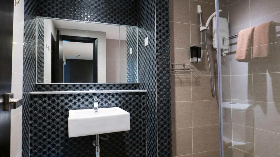 Bathroom 5, KL Guest Hotel, Ampang