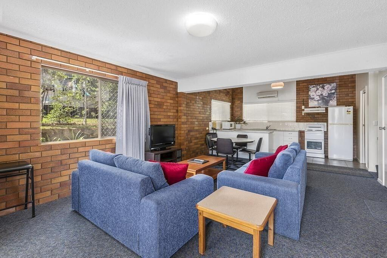 Bedroom 2, Whiteoaks Motel, Toowoomba - North-East