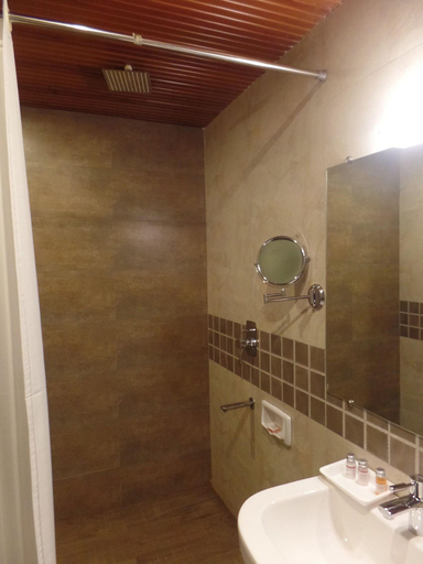 Bathroom 4, The Lindsay Cheu Den, East Sikkim