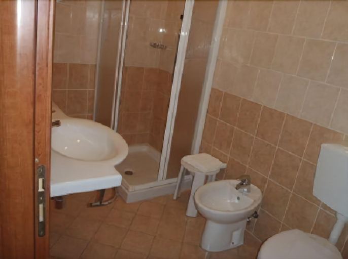 Bathroom 5, Hotel Sul Ponte, Florence