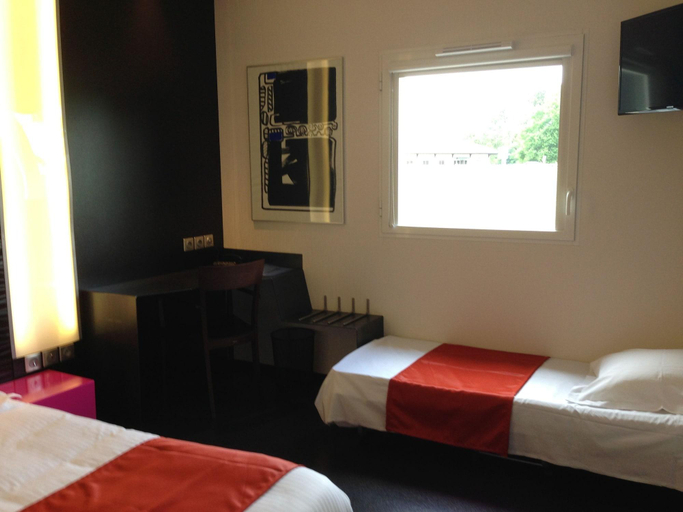 Bedroom 3, Hotel Gardenia, Gironde