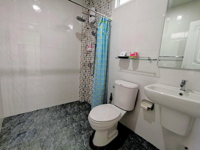 Bathroom 5, Ser-En-Dip-I-Ty, Ko Lanta