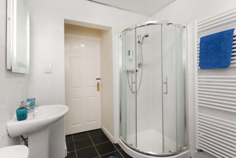 Bathroom 5, Magdala Apartment, Nottingham
