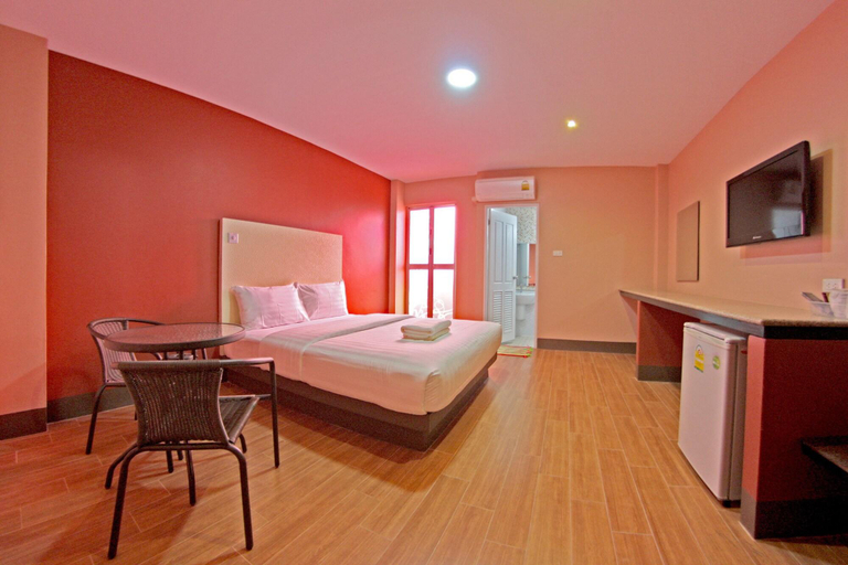 Bedroom 4, Central Park Hotel, Muang Sing Buri