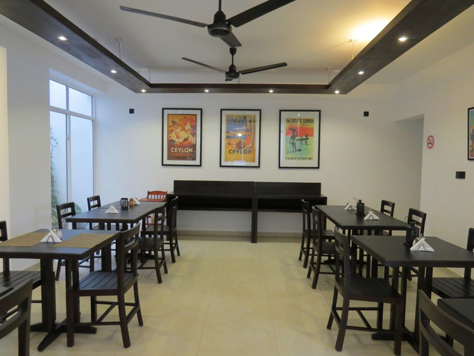 Food & Drinks 5, Chapelton House, Thimbirigasyaya