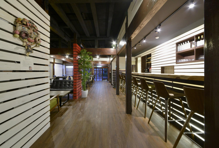Public Area 2, ZEN Hostel, Yamanouchi