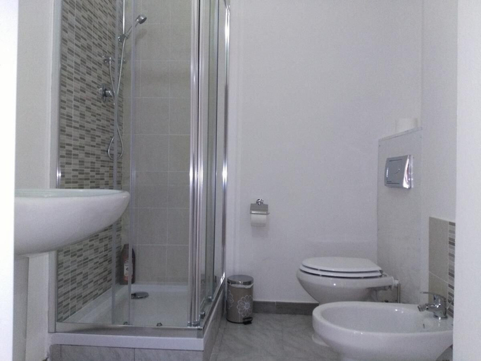 Bathroom 5, PORRINO Guest House - Affittacamere, Sassari