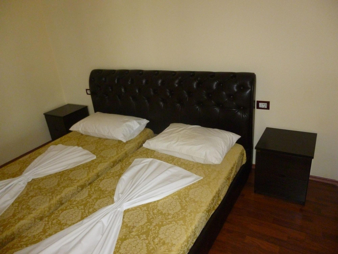 Bedroom 3, Monte Cristo Hotel with Rooftop Pool, Sarandës