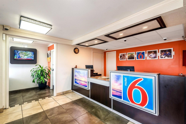 Public Area 2, Motel 6 Anniston, AL, Calhoun