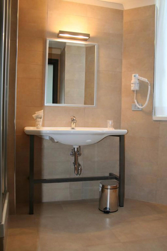Bathroom 4, Hotel Verdina, Torino