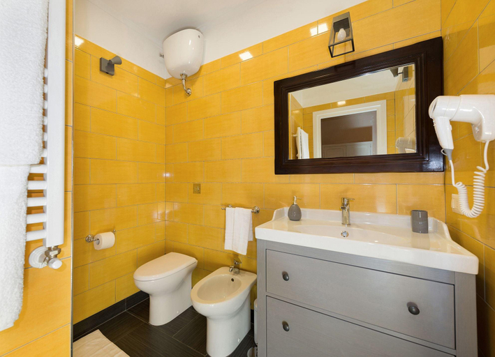Bathroom 5, Casa Hosteno, Napoli
