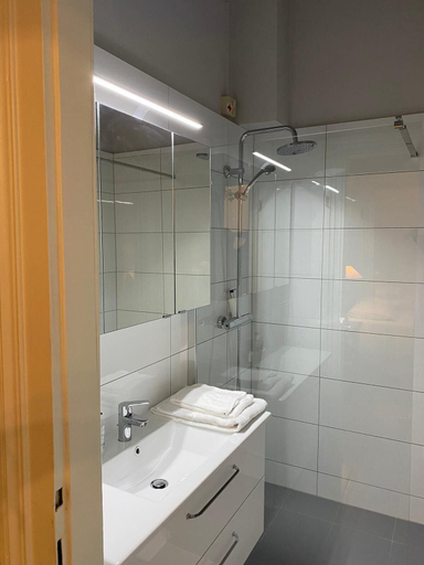 Bathroom 4, Pension Nossek, Wien
