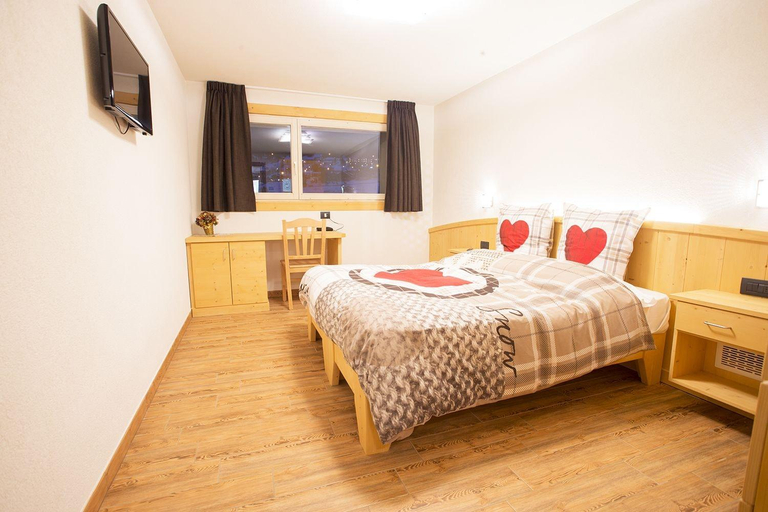 Bedroom 3, Hotel Steinbock, Sondrio