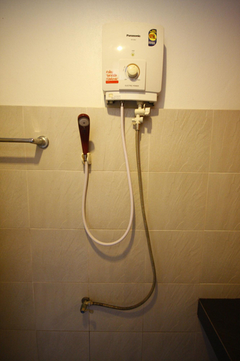 Bathroom 5, Santorini Khanom, Khanom