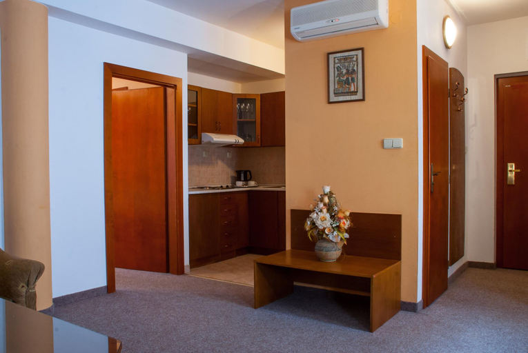 Public Area 2, Hotel pod hradom, Trenčín