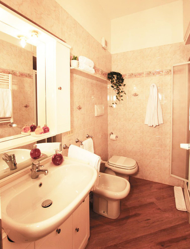 Bathroom 5, Campanella3, Rome