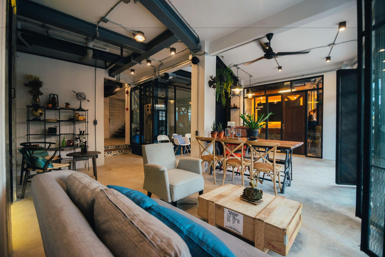 Public Area 2, Chernchan Hostel, Muang Chanthaburi