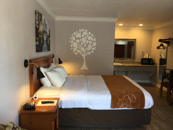 Bedroom 1, Journey Inn, Yolo