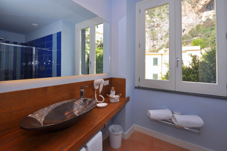 Bathroom 4, Casa Mao, Salerno