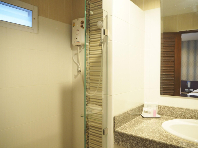 Bathroom 4, Suksomboon Hotel, Muang Surat Thani
