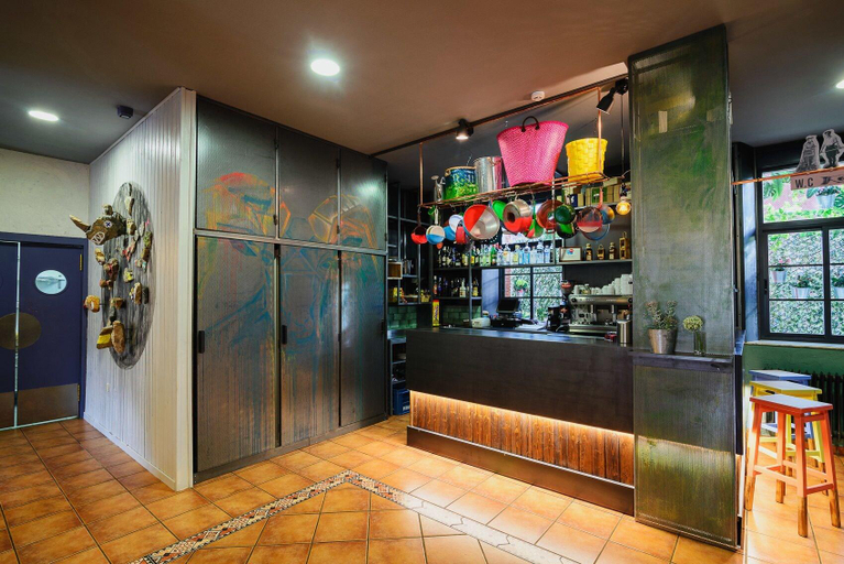 Public Area 3, Albergue Cueva de Valporquero, León