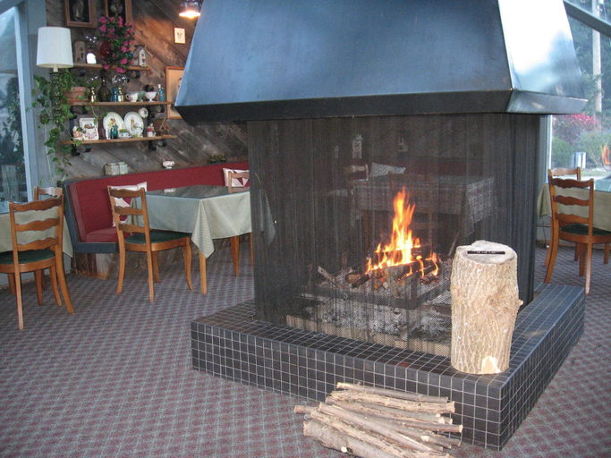 Public Area 3, Toll Road Inn, Bennington
