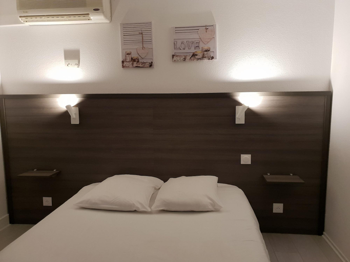 Bathroom 4, Hotel Althea, Hérault