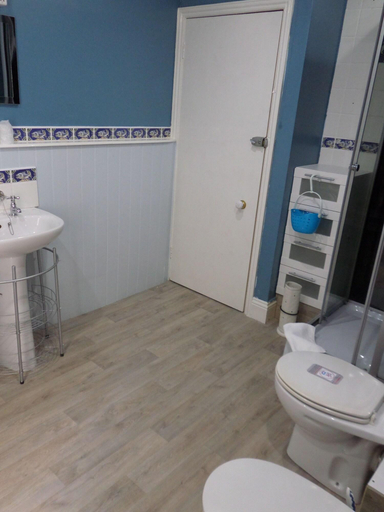 Bathroom 5, Harrabeer Country House Hotel, Devon