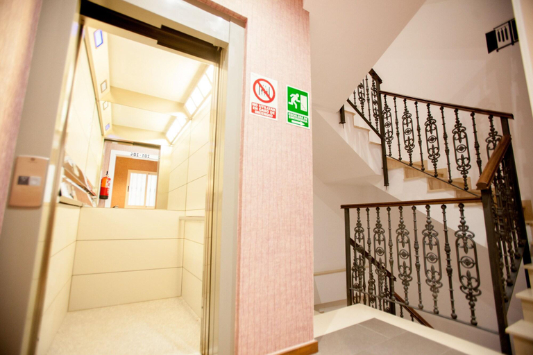 Public Area 3, Host & Home, Valencia