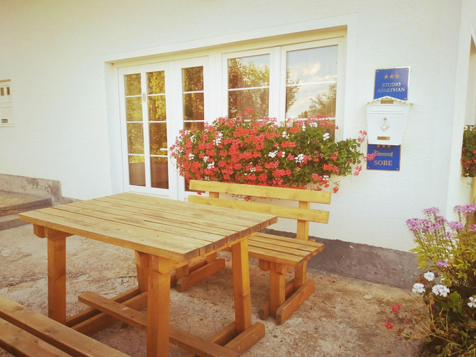Public Area 3, Guest House First Stop, Rakovica
