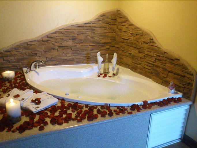 Bathroom 4, San Juan Hotel, Cuenca