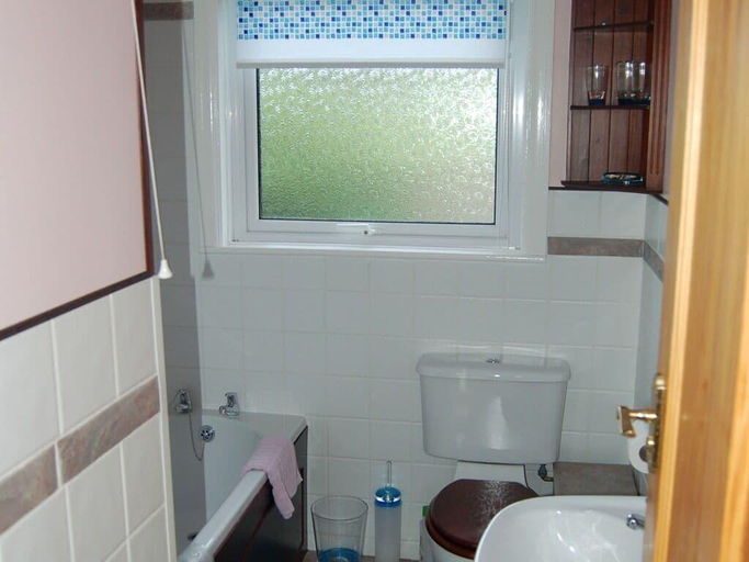 Bathroom 3, Paths End, Cornwall
