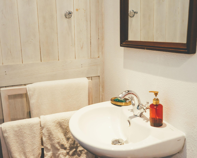 Bathroom 4, Villa Ayura, Galle Four Gravets