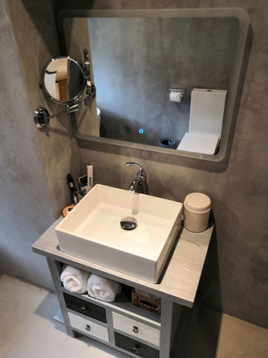 Bathroom 4, Feihua Inn, Qiandongnan Miao and Dong
