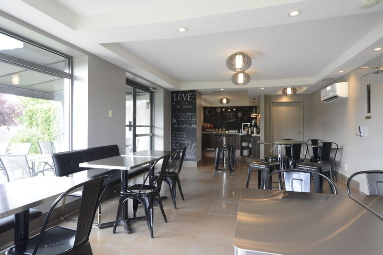 Others 5, Le Fabreville, Laval