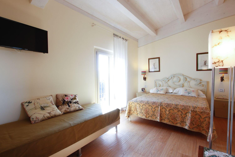 Bedroom 4, B&B Villa FioreConero, Ancona