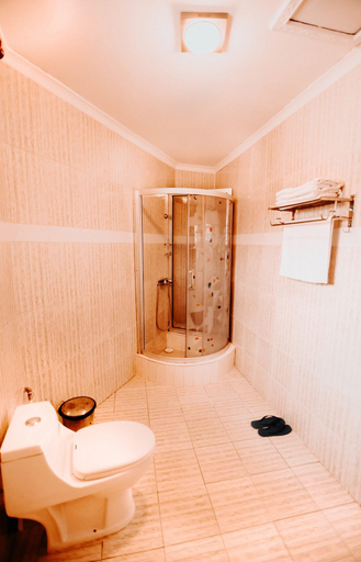 Bathroom, Happy Rhino Hotel, Arusha
