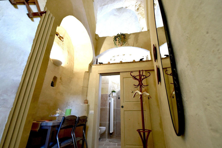 Bedroom 2, Hoplites, Matera