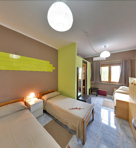 Bedroom 3, Alborada, Salerno