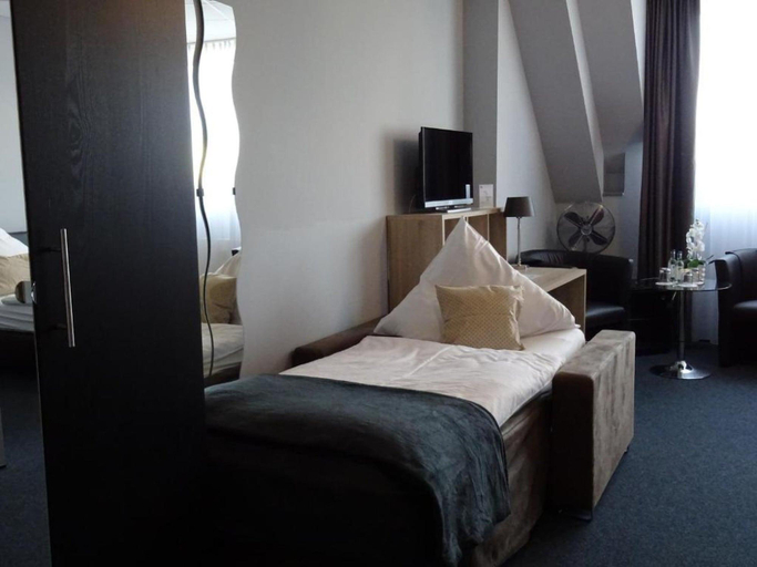 Bedroom 2, KOMM' IN Hotel, Euskirchen