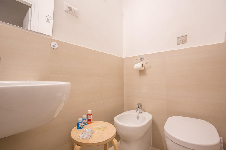 Bathroom 4, 900 Liberty Guest House, Rome