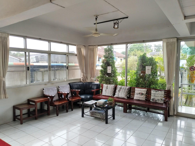 Food & Drinks 5, Pattha Hotel, Muang Prachin Buri