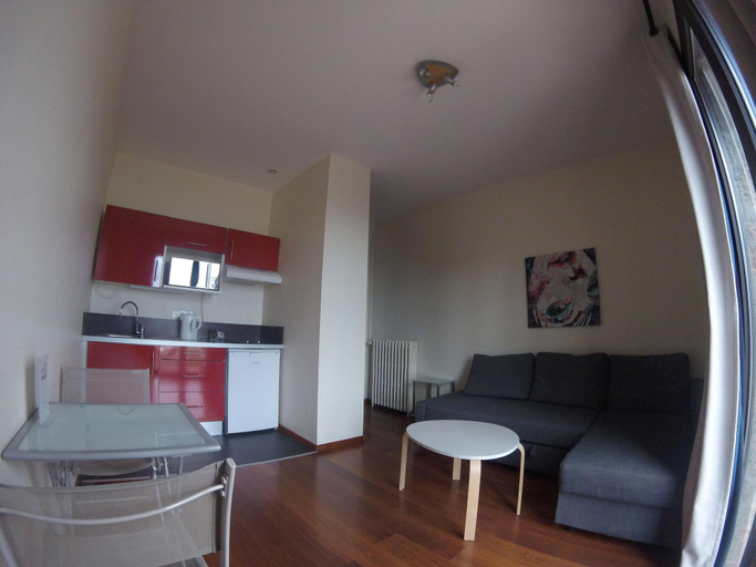 Bedroom 2, O'Sullivans Bar and Hotel, Alpes-Maritimes