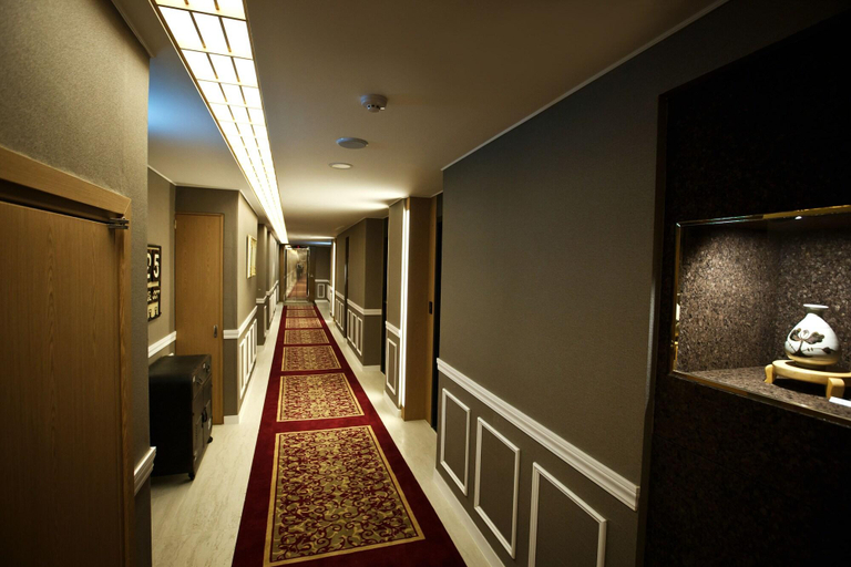 Public Area 2, Ariana Hotel, Buk