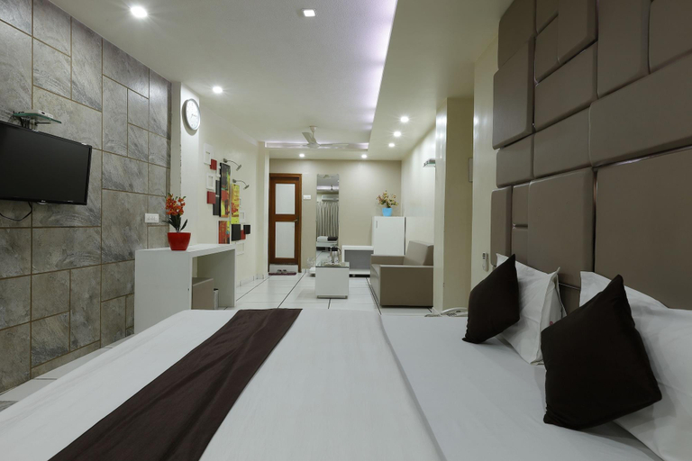 Public Area 3, Hotel Good Night, Ahmadabad